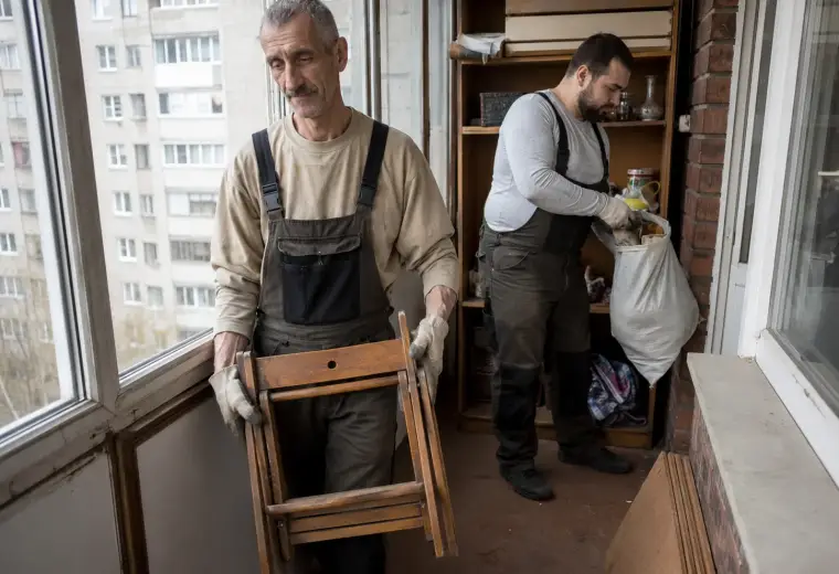 Изнасяне на оставени вещи след наематели в Пловдив